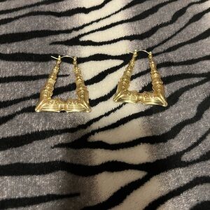 Elegant Gold Hoop Earrings